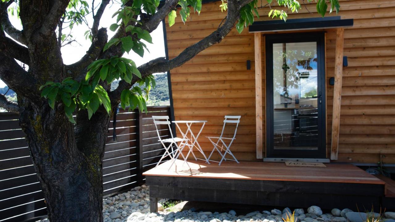 דירות וואנאקה Tiny House With Mountain Views, Indoor And Outdoor Fire, Private Courtyard Garden מראה חיצוני תמונה