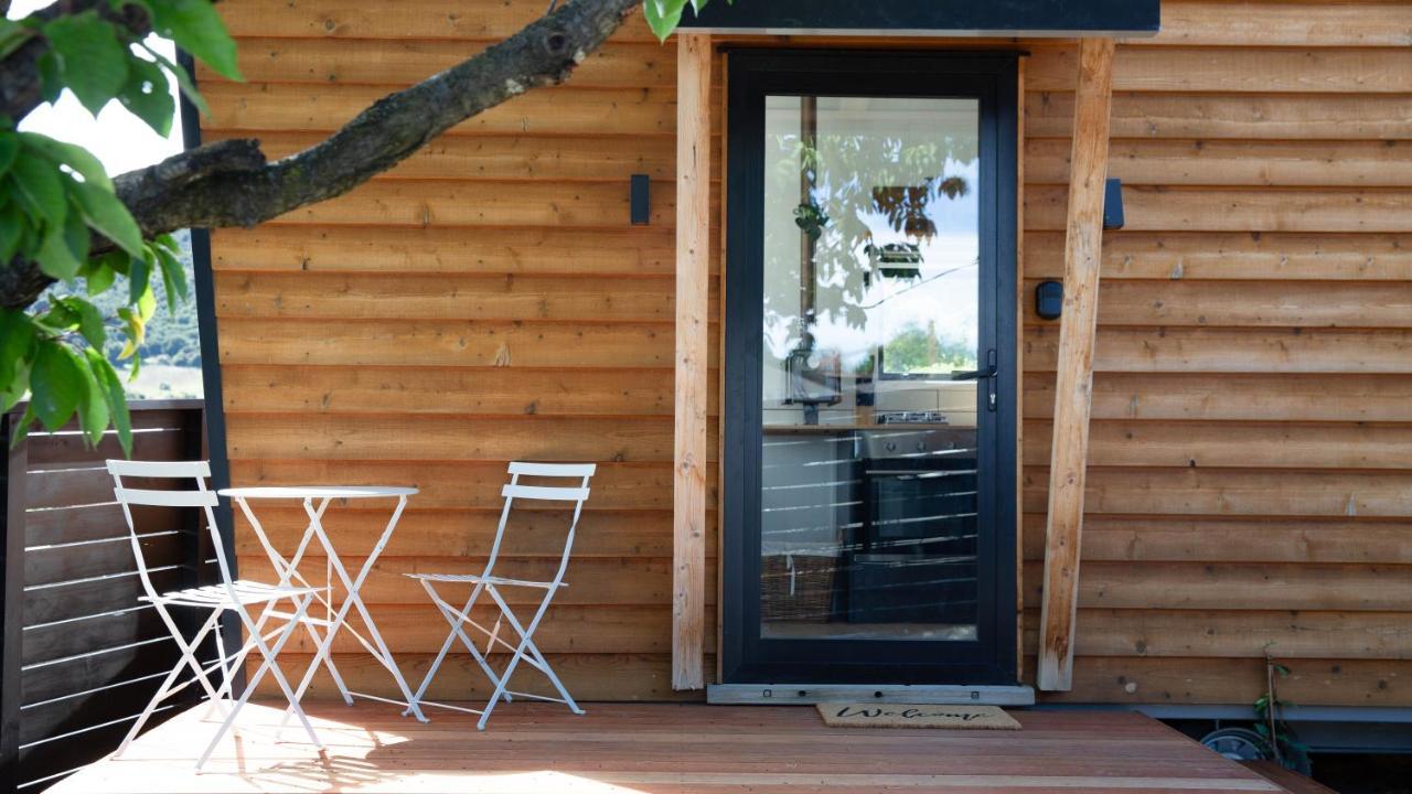 דירות וואנאקה Tiny House With Mountain Views, Indoor And Outdoor Fire, Private Courtyard Garden מראה חיצוני תמונה